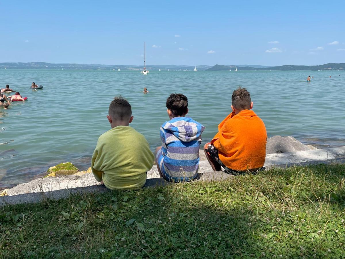 Fesztival Balaton Parti Apartman Balatonfoldvar Exterior photo